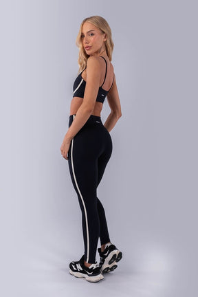 Conjunto Preto sem Gancho com Chapado nas Laterais (Legging+Top)