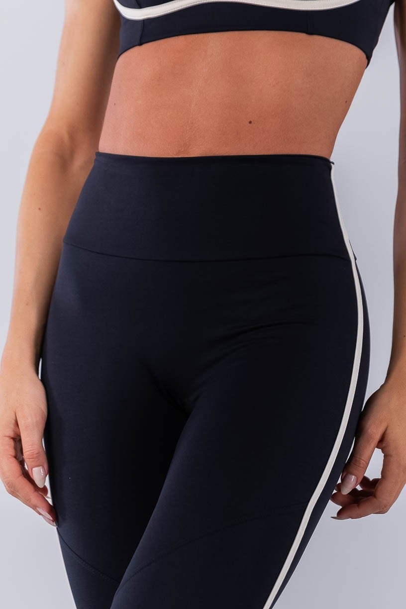 Conjunto Preto sem Gancho com Chapado nas Laterais (Legging+Top)