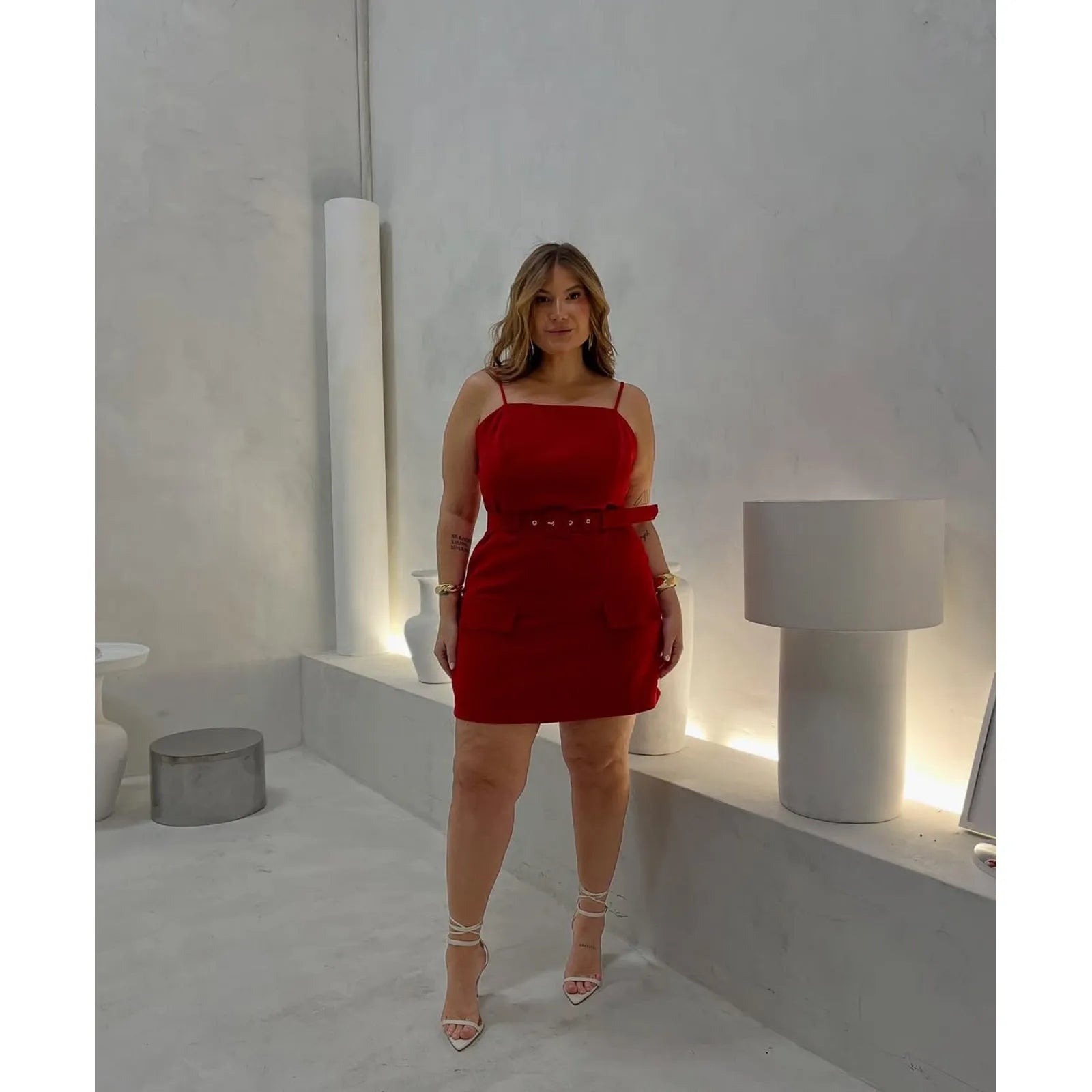 Macaquinho Alfaiataria Com Cinto Encapado Vermelho - VL13896